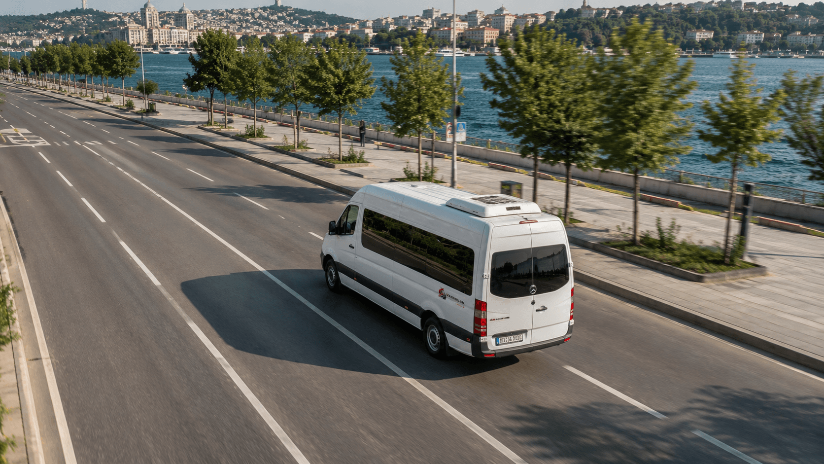 Karaaslan Turizm aracı İstanbul sahil yolunda
